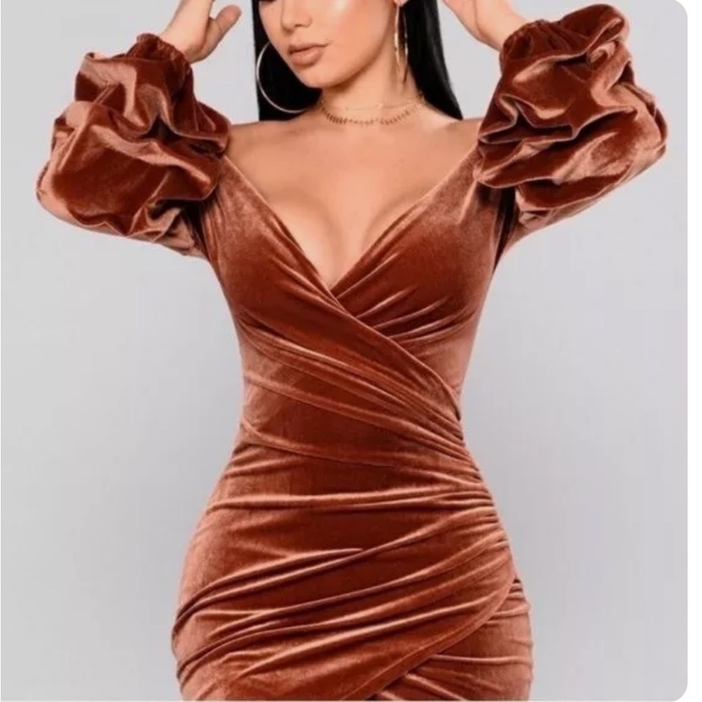 Fashion Nova Copper puff sleeve bodycon velvet dress